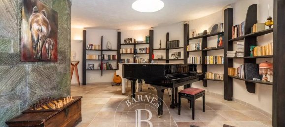 8 bedrooms Villa in Saint-Florent, France No. 58761 11