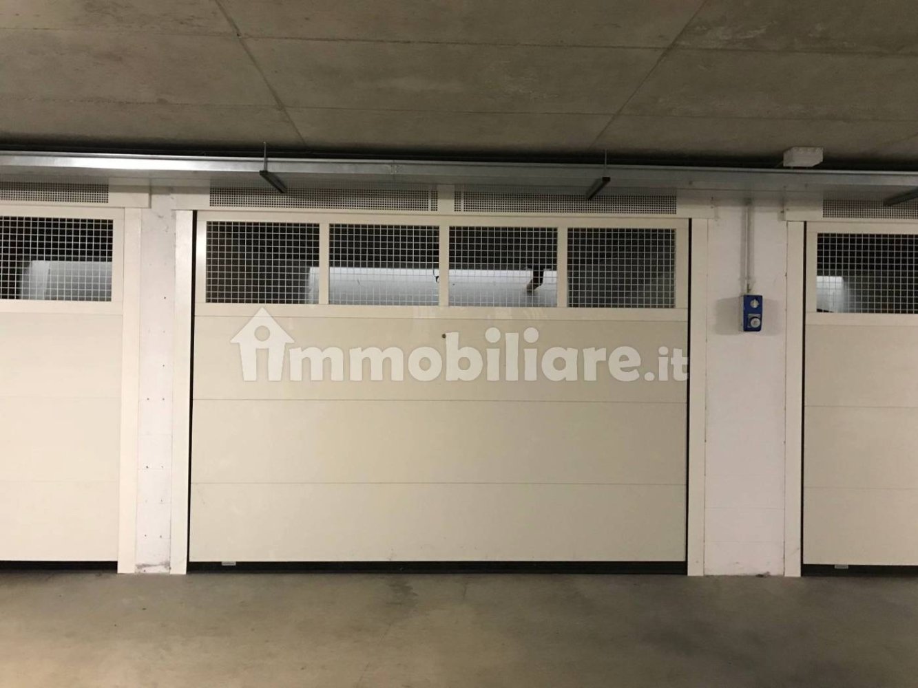 Гараж 18м² в Роверето, Италия № 269800