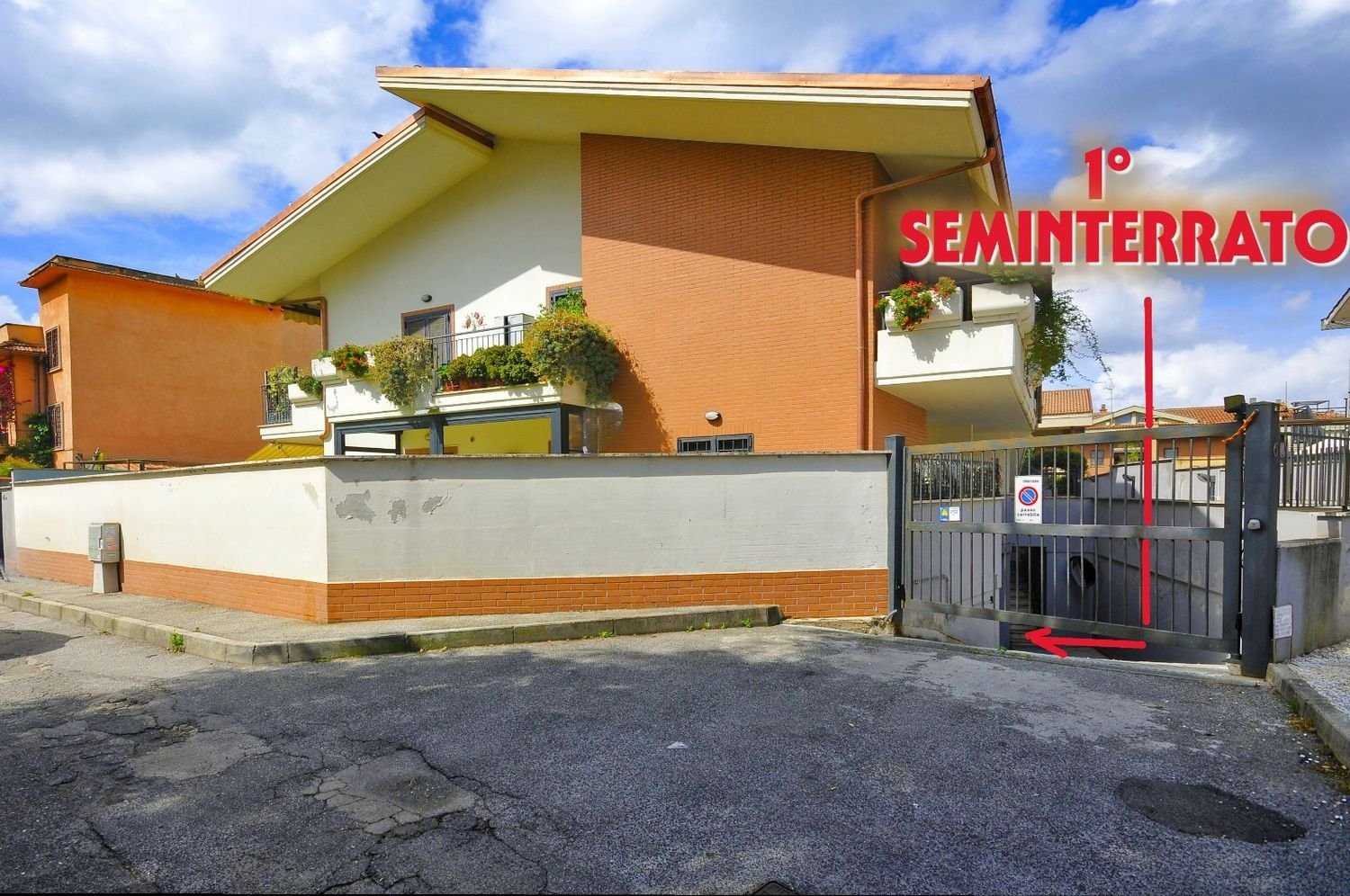 Garaje en Marino, Italy 46 m² No. 349111