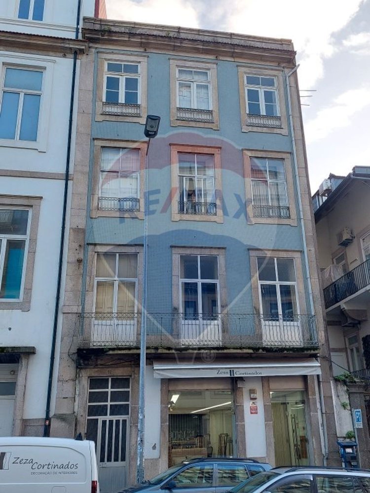 Bâtiment à Porto, Portugal 280m² No. 157967