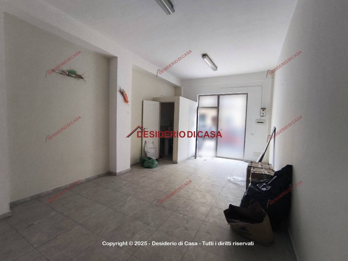 Коммерческая недвижимость с 1 комнатой в Палермо, Италия № 123013