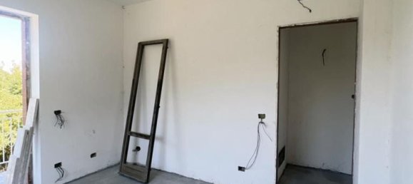 Квартира с 6 спальнями в Атрипальда, Италия № 75577 2