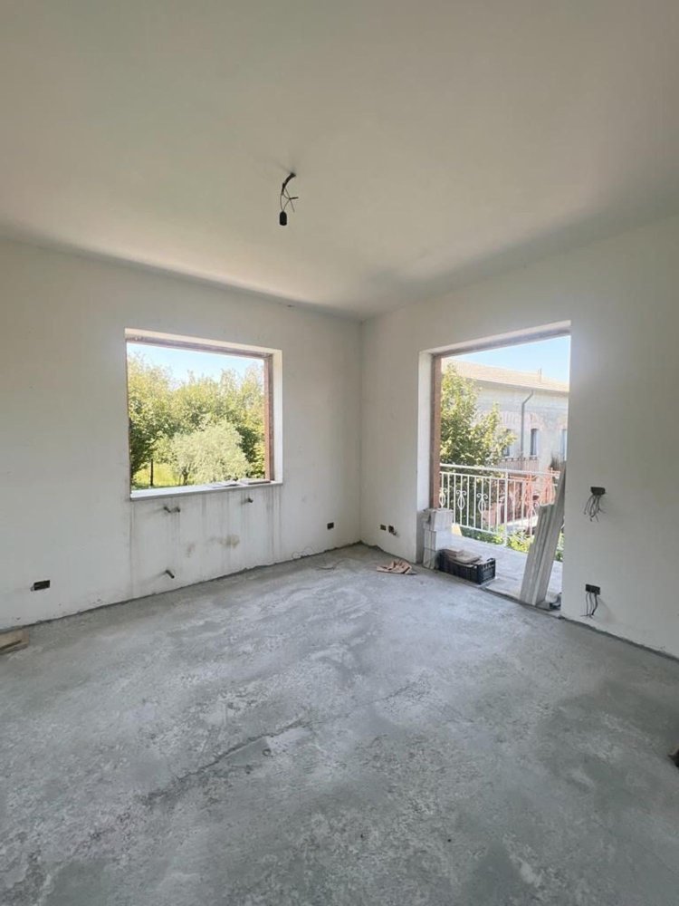 Квартира с 6 спальнями в Атрипальда, Италия № 75577