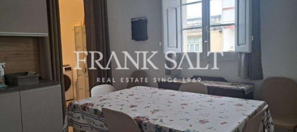 Квартира с 2 спальнями в Корми, Мальта № 7964 3