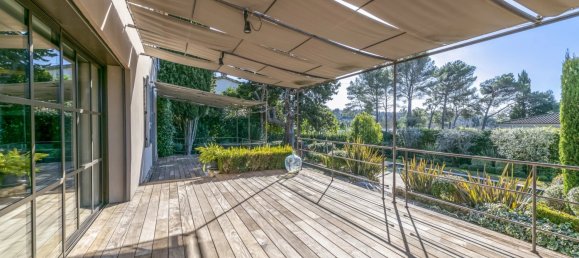 4 bedrooms Commercial property in Mougins, France No. 38279 3