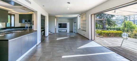 4 bedrooms Commercial property in Mougins, France No. 38279 9