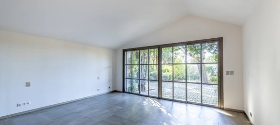 4 bedrooms Commercial property in Mougins, France No. 38279 7