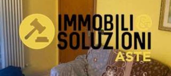 4 rooms Apartment in Brinzio, Italy No. 12974 10