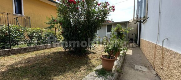 3 bedrooms House in Erbé, Italy No. 277248 13