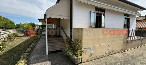 3 bedrooms House in Erbé, Italy No. 277248 2