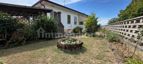 3 bedrooms House in Erbé, Italy No. 277248 12