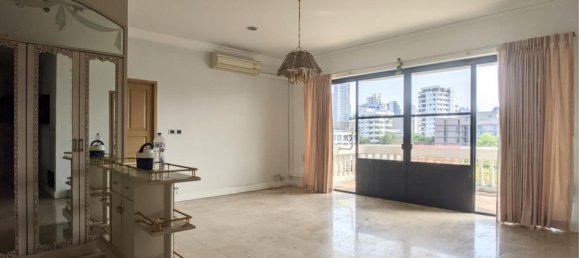 3 bedrooms Condo in Bangkok, Thailand No. 2111 12