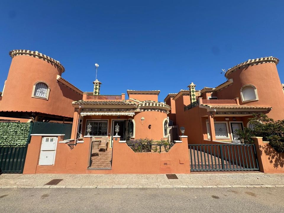 2 غرف نوم فيلا في Alicante, Spain رقم 188252