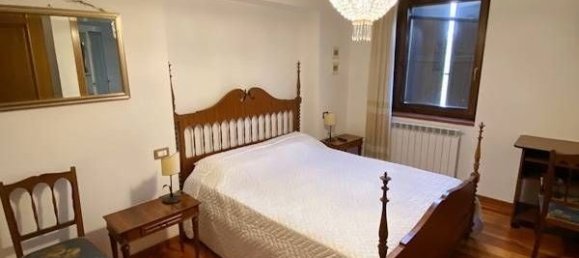 8 rooms House in Castelraimondo, Italy No. 154878 12