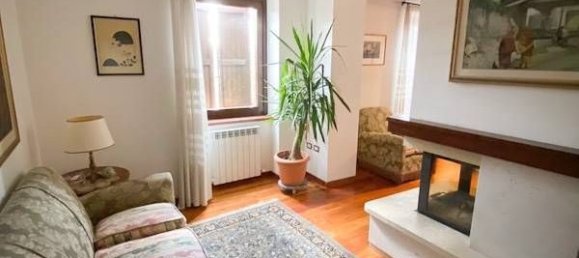 8 rooms House in Castelraimondo, Italy No. 154878 25