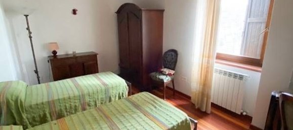 8 rooms House in Castelraimondo, Italy No. 154878 6