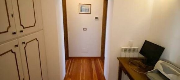 8 rooms House in Castelraimondo, Italy No. 154878 27