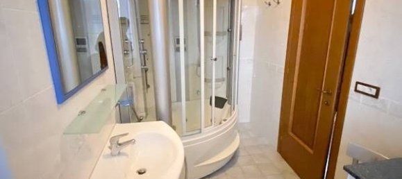 8 rooms House in Castelraimondo, Italy No. 154878 4