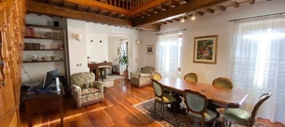 8 rooms House in Castelraimondo, Italy No. 154878 18