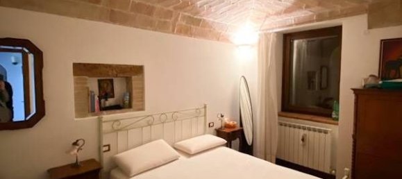 8 rooms House in Castelraimondo, Italy No. 154878 11