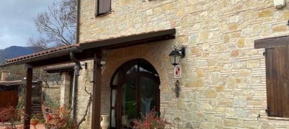 8 rooms House in Castelraimondo, Italy No. 154878 22