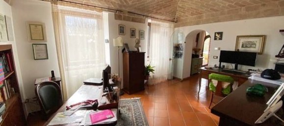 8 rooms House in Castelraimondo, Italy No. 154878 26