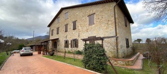 8 rooms House in Castelraimondo, Italy No. 154878 21