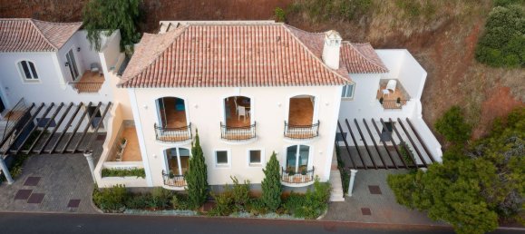 Таунхаус с 3 спальнями в Фуншал, Португалия № 174878 3