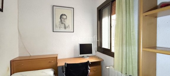 Apartamento de 4 dormitorios en Gràcia, Spain No. 86095 17