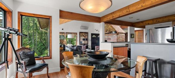 3 bedrooms House in British Columbia, Canada No. 1112 12