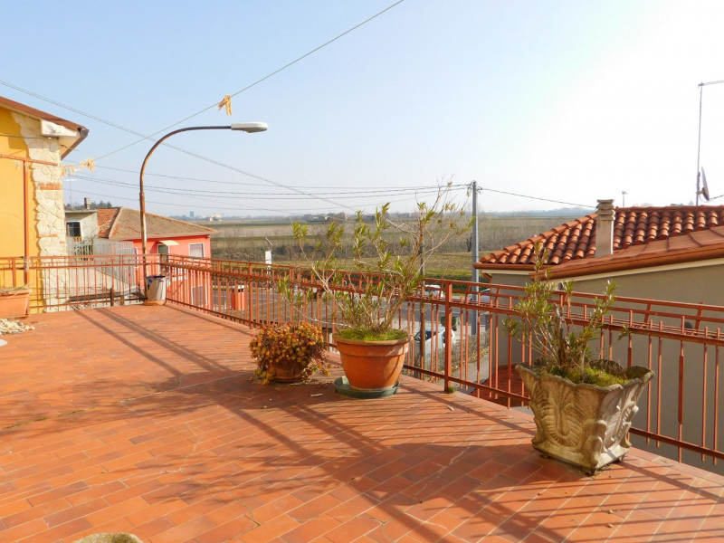 Дом с 3 комнатами в Лонгаре, Италия № 154078