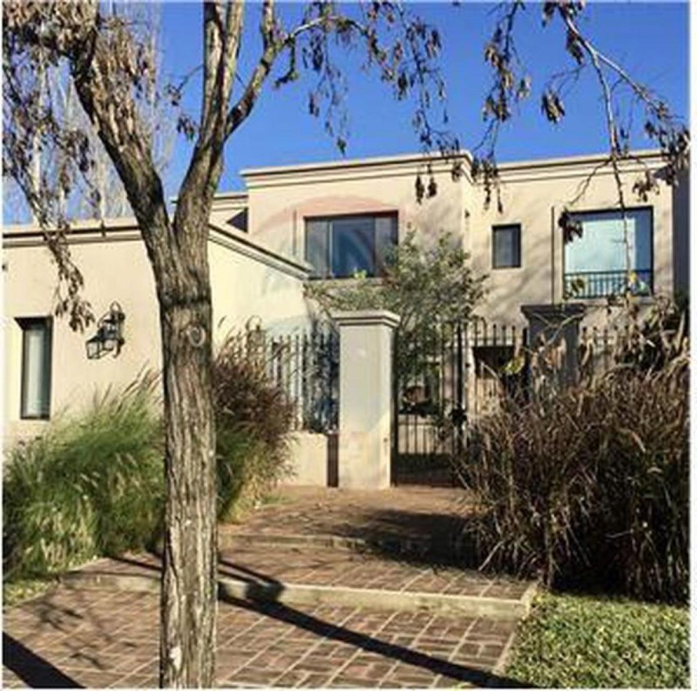 4 Schlafzimmer Haus in Tigre, Argentina, Nr. 64308