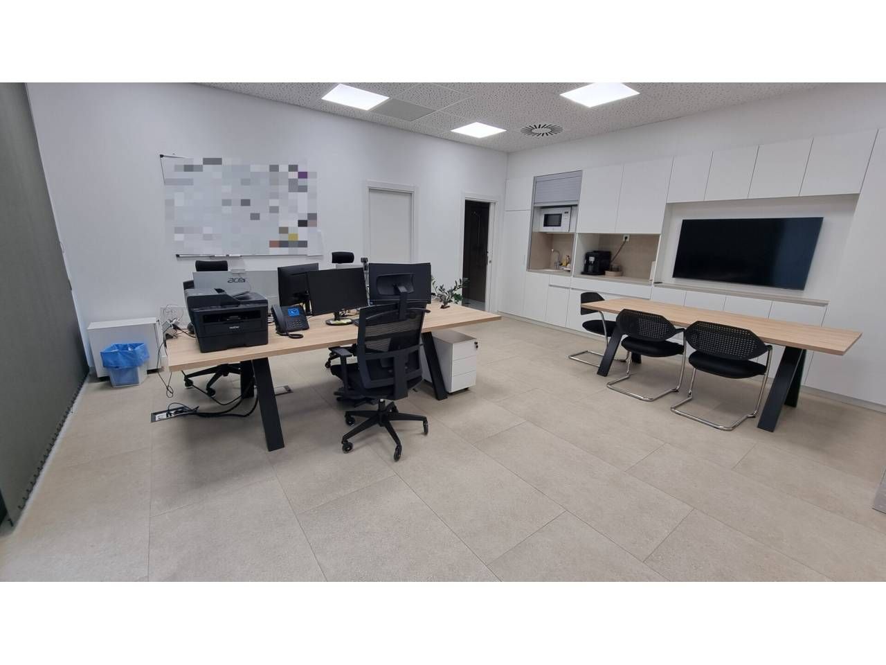 57m² Office in Granollers, Spain No. 140898