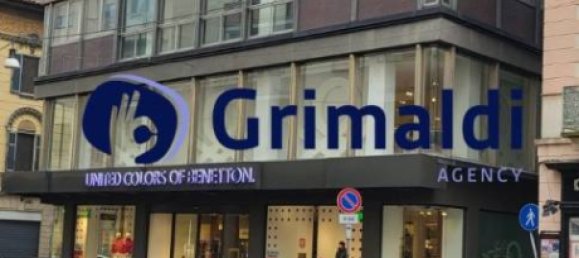 5-salle Bâtiment à Vercelli, Italy No. 212592 2