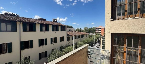 3 bedrooms Apartment in Florence, Italy No. 371066 5