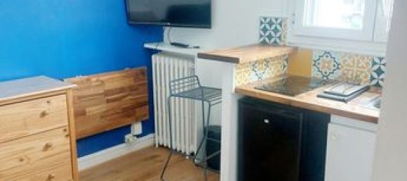 1 bedroom Apartment in Paris, France No. 312035 2