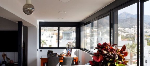 3 bedrooms Villa in Nerja, Spain No. 90179 3