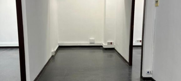 Gewerbliche Immobilie in Barcelona, Spain 165m², Nr. 62415 7
