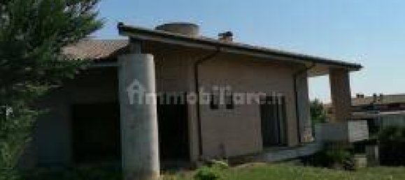 4 bedrooms Villa in Osimo, Italy No. 96039 4