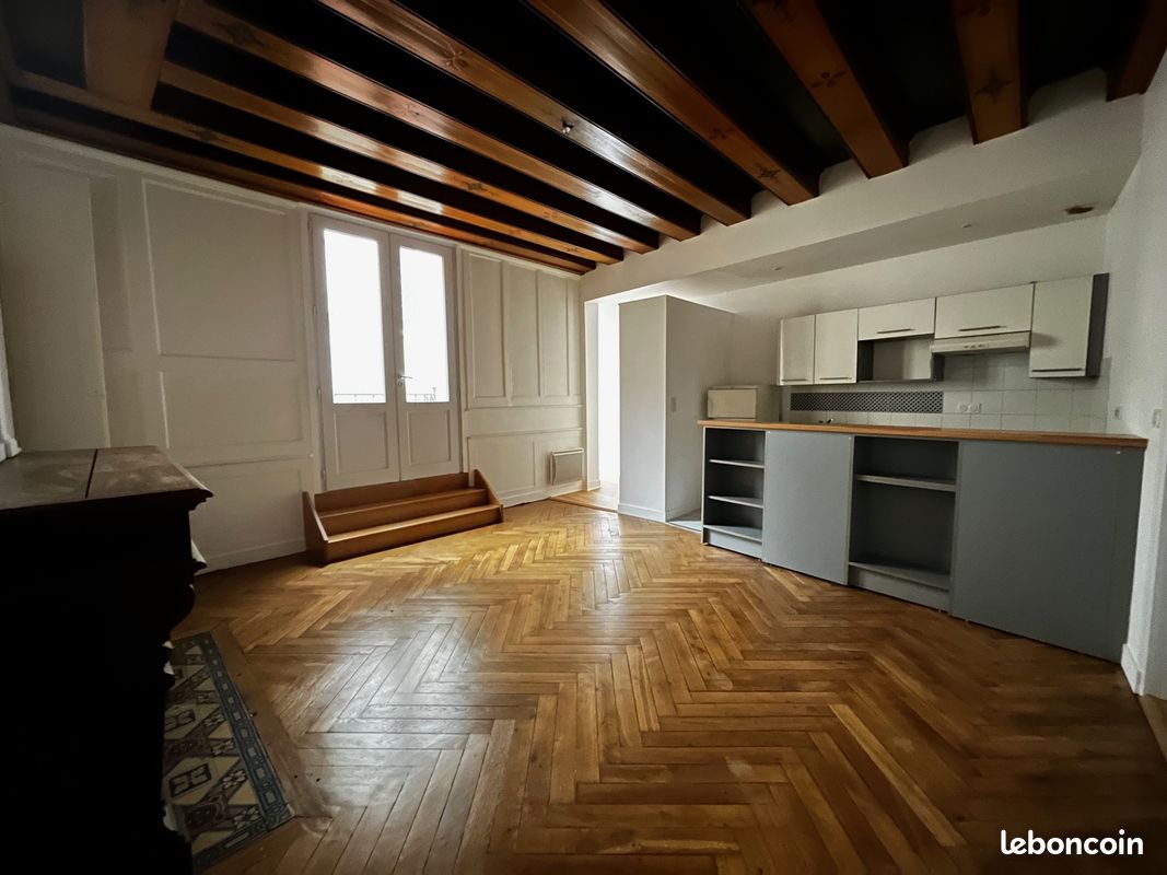 Apartamento de 2 dormitorios en Tours, France No. 56688