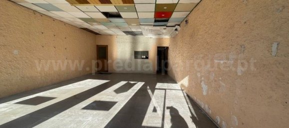 9 chambres Bâtiment à Porto, Portugal No. 83001 3