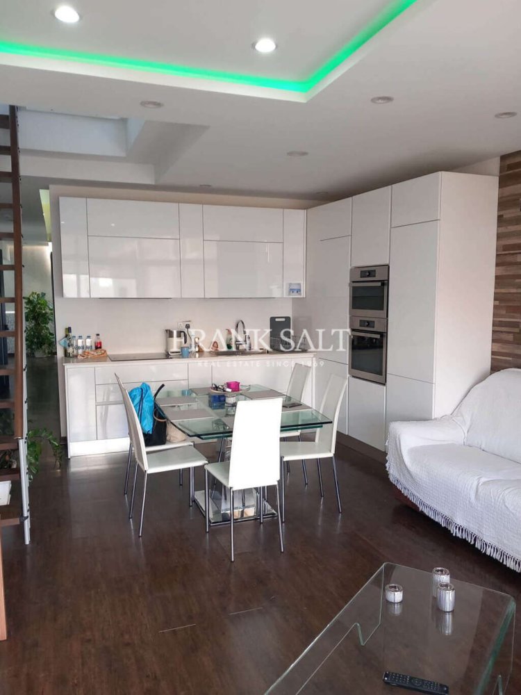 3 bedrooms Penthouse in Sliema, Malta No. 4164