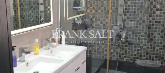 3 bedrooms Penthouse in Sliema, Malta No. 4164 10