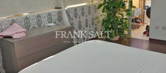 3 bedrooms Penthouse in Sliema, Malta No. 4164 9