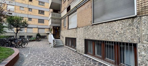 600m² Office in Milan, Italy No. 291937 15