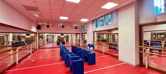 600m² Office in Milan, Italy No. 291937 6