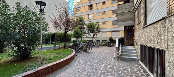 600m² Office in Milan, Italy No. 291937 2