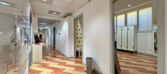 600m² Office in Milan, Italy No. 291937 4