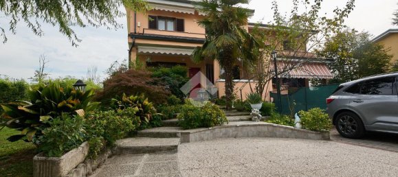 3 bedrooms Villa in Mulazzano, Italy No. 329567 2