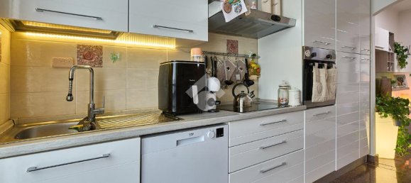 3 bedrooms Villa in Mulazzano, Italy No. 329567 13